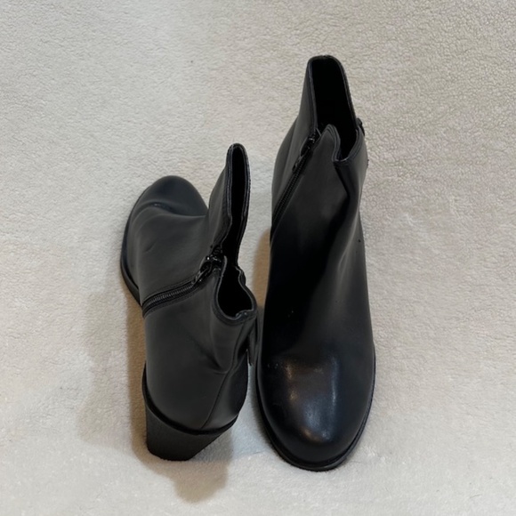 Aerosoles Wedge Ankle Bootie - Picture 3 of 4